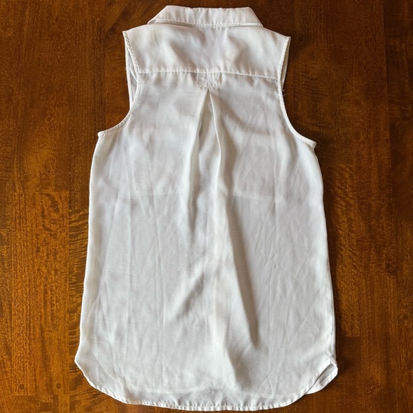 Bundle of 2 Sleeveless Tunic Tops - Picture 7 of 7
